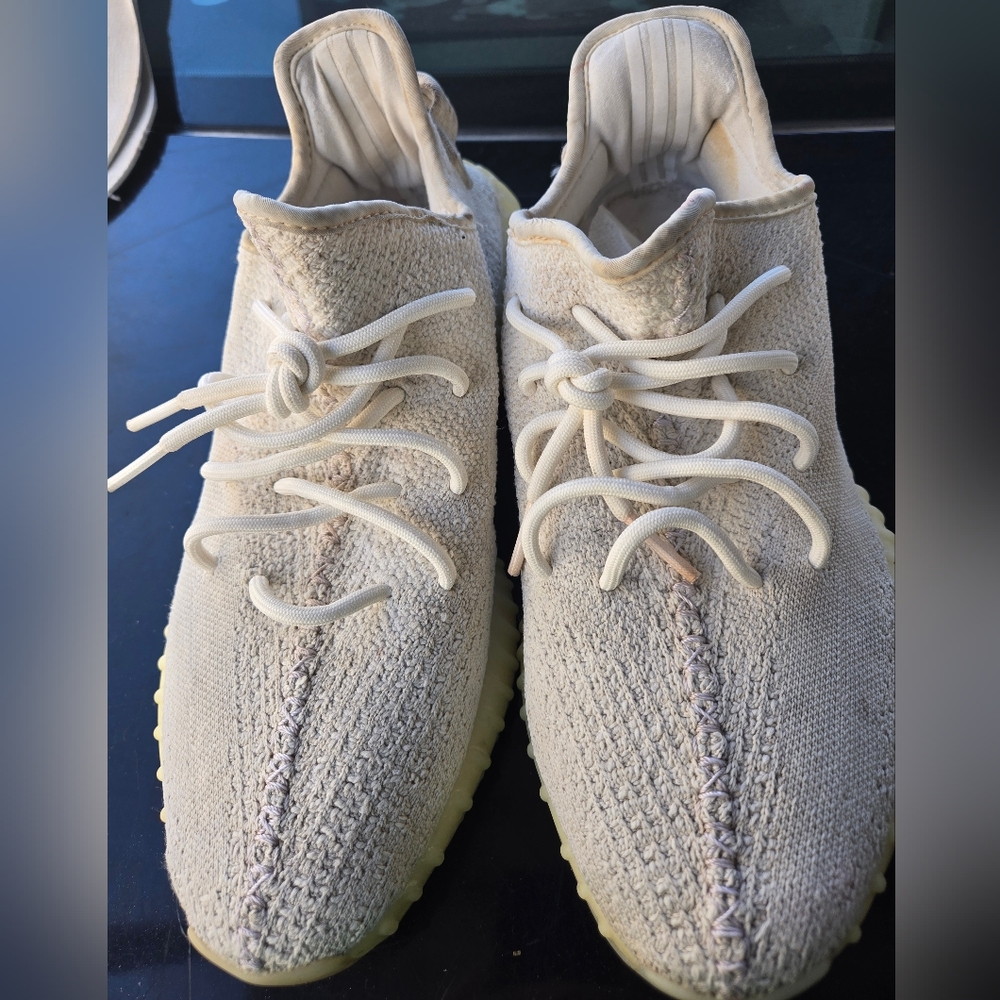 ADIDAS YEEZY ORIGINAL SNEAKERS SIZE 10 US FOR MEN